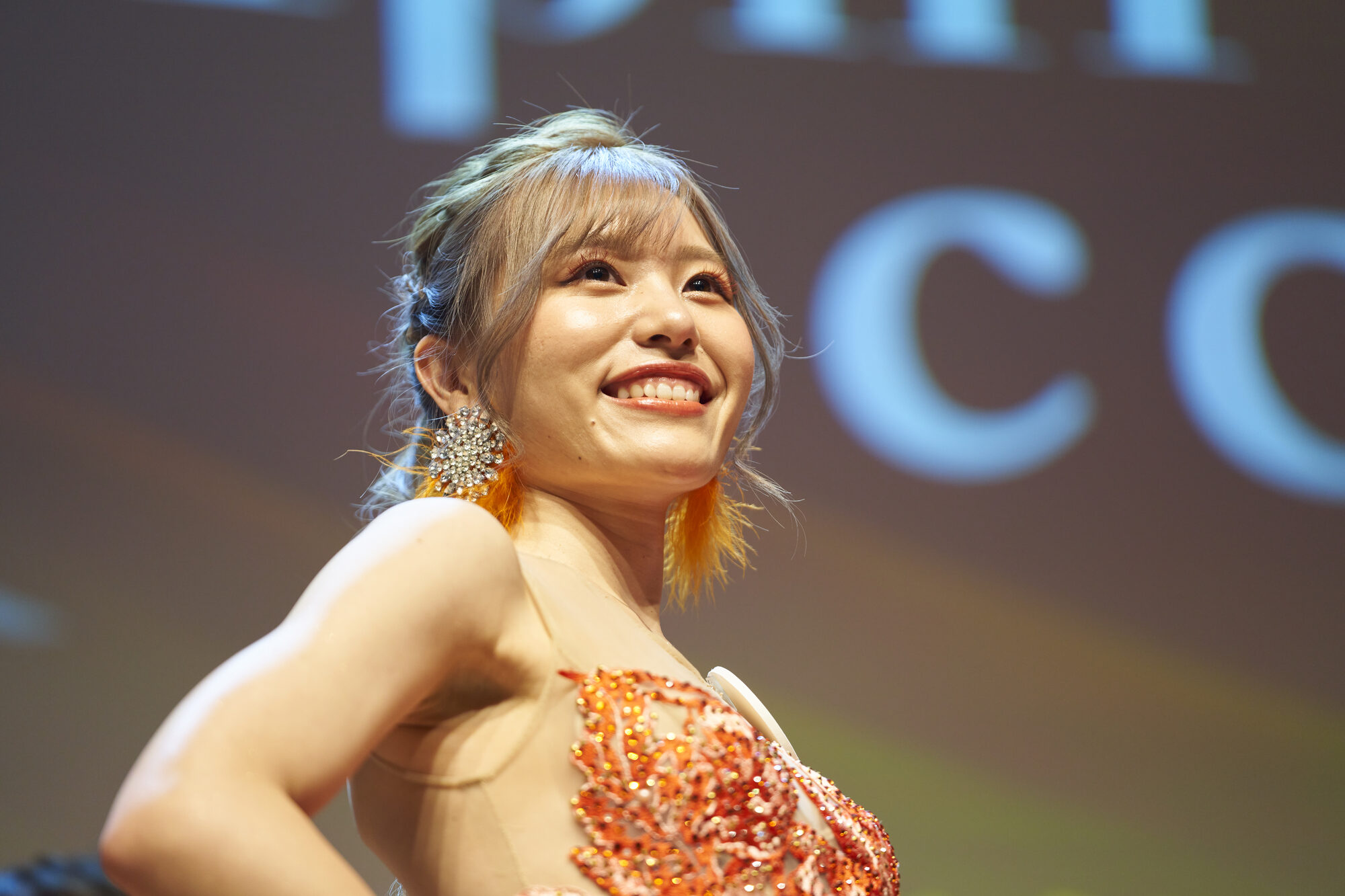 コンテスト公式ロゴと入賞者集合写真
